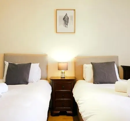 Barn Deluxe - Hot Tub Holiday home Filey